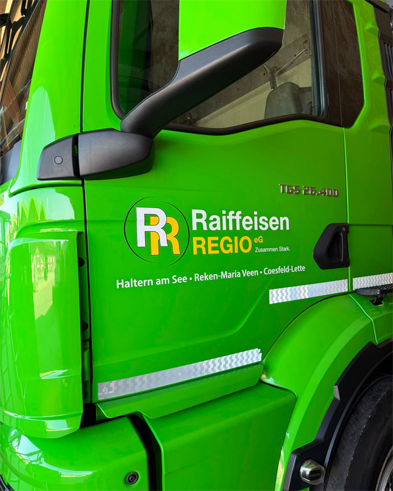 LKW-Fahrer im Nahverkehr bei der Raiffeisen REGIO eG