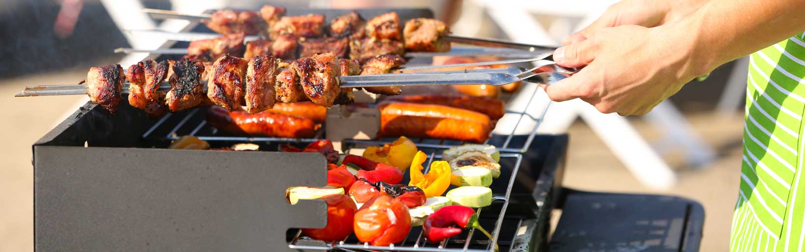 Grill mit Fleisch und Gemüse